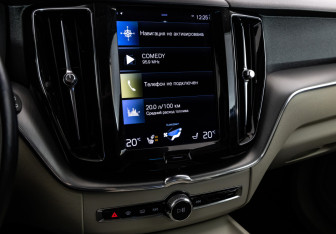 Подержанный автомобиль Volvo XC60 2021 года (17 фото)