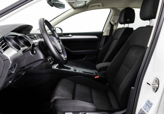 Подержанный автомобиль Volkswagen Passat Sedan 2016 года (26 фото)