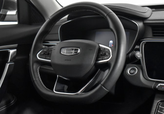 Подержанный автомобиль Geely Atlas Pro 2023 года (17 фото)