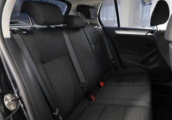 Подержанный автомобиль Volkswagen Golf Hatchback 2009 года (18 фото)