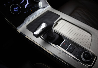 Подержанный автомобиль Exeed VX 2022 года (12 фото)