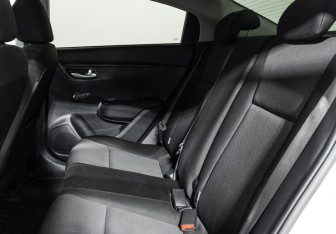 Подержанный автомобиль Kia Rio Sedan 2021 года (10 фото)