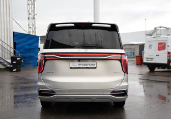 Подержанный автомобиль Hongqi HQ9 2022 года (5 фото)