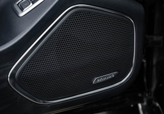 Подержанный автомобиль Hongqi H5 2024 года (26 фото)