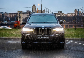 Подержанный автомобиль BMW X7 2019 года (4 фото)
