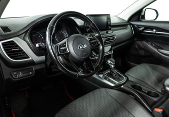 Подержанный автомобиль Kia Seltos 2020 года (11 фото)