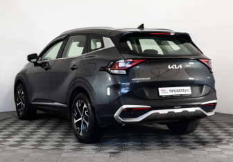 Подержанный автомобиль Kia Sportage 2022 года (8 фото)