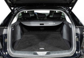 Подержанный автомобиль Changan UNI-K 2022 года (24 фото)