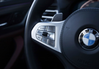 Подержанный автомобиль BMW X3 2024 года (23 фото)