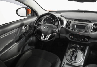 Подержанный автомобиль Kia Sportage 2014 года (9 фото)