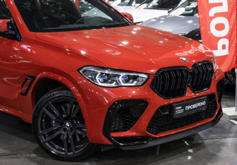 Подержанный автомобиль BMW X6 M 2021 года (11 фото)