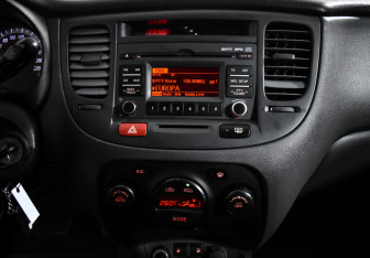 Подержанный автомобиль Kia Rio Hatchback 2011 года (17 фото)