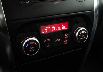 Подержанный автомобиль Suzuki SX4 Hatchback 2010 года (15 фото)