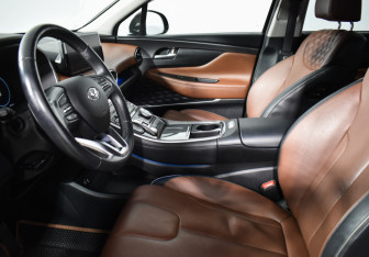 Подержанный автомобиль Hyundai Santa Fe 2021 года (10 фото)