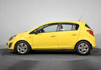 Подержанный автомобиль Opel Corsa 2013 года (8 фото)