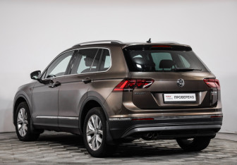 Подержанный автомобиль Volkswagen Tiguan 2018 года (7 фото)