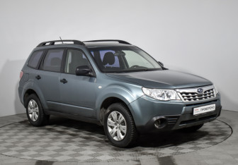 Подержанный автомобиль Subaru Forester Suv 2011 года (3 фото)