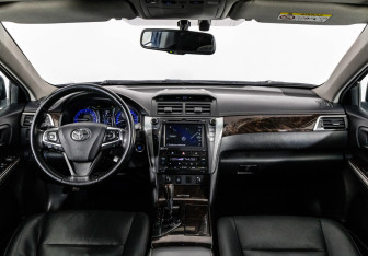 Подержанный автомобиль Toyota Camry Sedan 2015 года (11 фото)