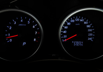 Подержанный автомобиль Subaru Tribeca 2007 года (22 фото)