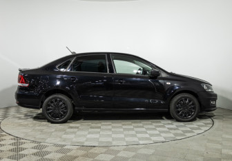 Подержанный автомобиль Volkswagen Polo Sedan 2017 года (4 фото)