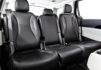 Подержанный автомобиль Kia Carnival 2021 года (27 фото)