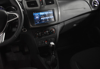 Подержанный автомобиль Renault Sandero 2019 года (19 фото)