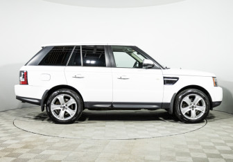 Подержанный автомобиль Land Rover Range Rover Sport 2013 года (4 фото)