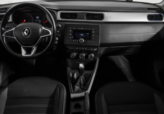 Подержанный автомобиль Renault Arkana 2019 года (14 фото)