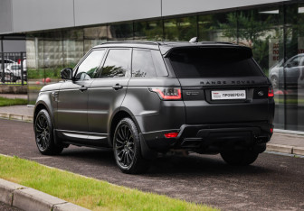 Подержанный автомобиль Land Rover Range Rover Sport 2021 года (8 фото)