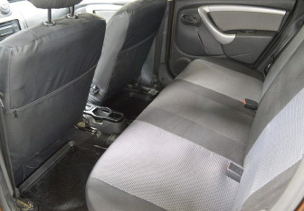 Подержанный автомобиль Renault Duster 2013 года (11 фото)