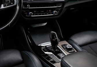 Подержанный автомобиль BMW X4 2018 года (16 фото)