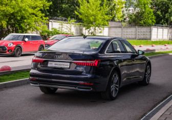 Подержанный автомобиль Audi A6 Sedan 2020 года (6 фото)