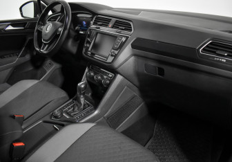Подержанный автомобиль Volkswagen Tiguan 2016 года (14 фото)