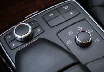 Подержанный автомобиль Mercedes-Benz GLE 2015 года (20 фото)