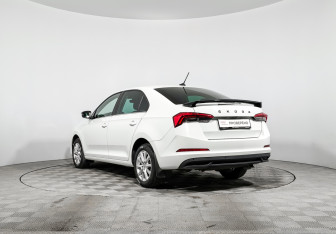 Подержанный автомобиль Skoda Rapid Liftback 2020 года (7 фото)