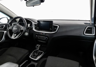 Подержанный автомобиль Kia Ceed Wagon 2021 года (9 фото)