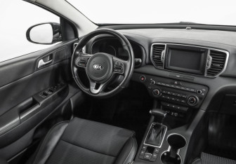 Подержанный автомобиль Kia Sportage 2018 года (9 фото)