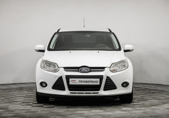 Подержанный автомобиль Ford Focus Sedan 2013 года (2 фото)