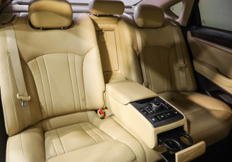 Подержанный автомобиль Genesis G80 2017 года (26 фото)