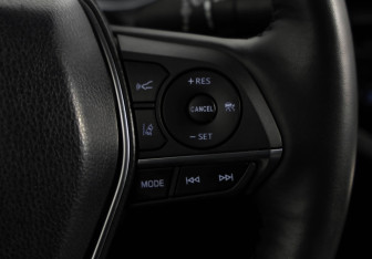 Подержанный автомобиль Toyota Camry Sedan 2021 года (13 фото)