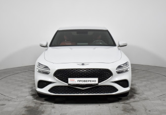 Подержанный автомобиль Genesis G70 2022 года (2 фото)