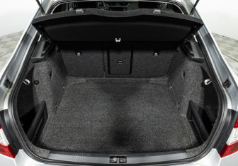 Подержанный автомобиль Skoda Octavia Liftback 2014 года (16 фото)