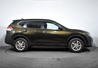 Подержанный автомобиль Nissan X-Trail 2017 года (4 фото)