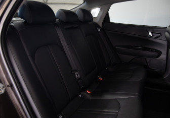 Подержанный автомобиль Kia Optima Sedan 2017 года (12 фото)