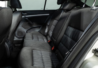 Подержанный автомобиль Skoda Octavia Liftback 2010 года (10 фото)