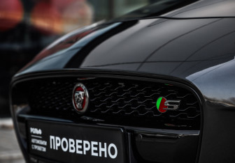 Подержанный автомобиль Jaguar F-Type Coupe 2016 года (3 фото)