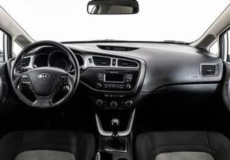 Подержанный автомобиль Kia Ceed Wagon 2014 года (10 фото)