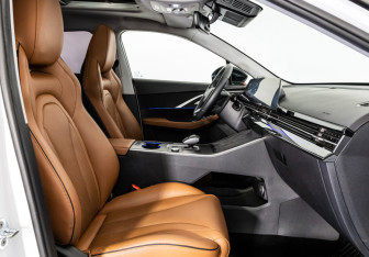 Подержанный автомобиль Omoda C5 2023 года (24 фото)