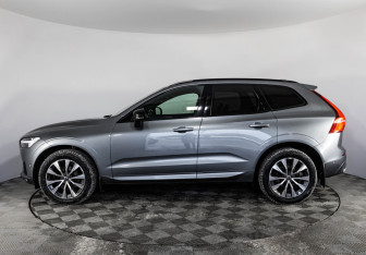 Подержанный автомобиль Volvo XC60 2021 года (10 фото)
