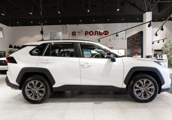 Новый Toyota RAV4 2025 (6 фото)